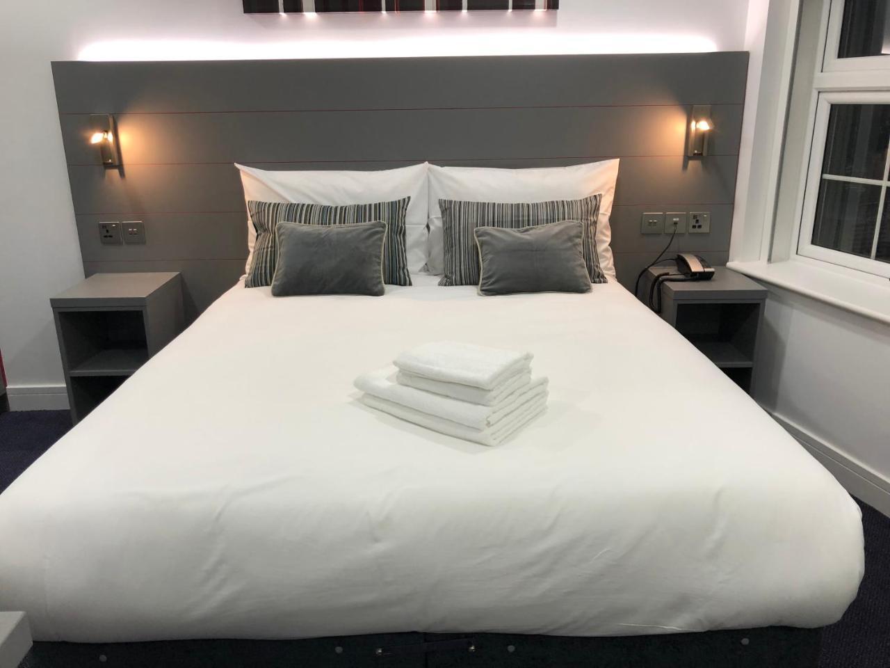 Ilford Hotel Goodmayes Экстерьер фото